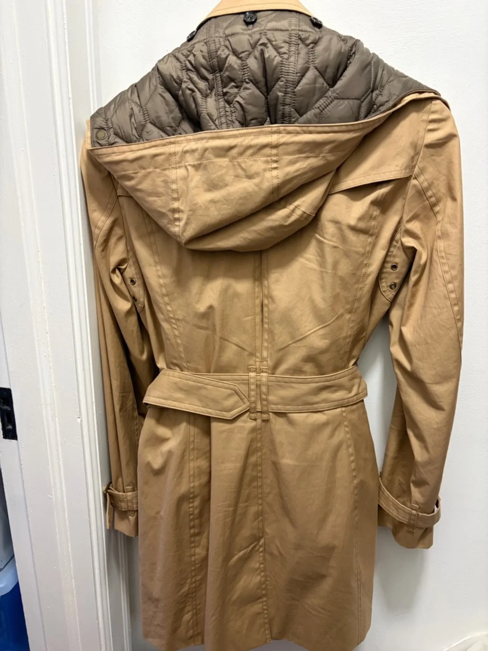 Burberry Tan/Camel Double-Breasted Trench Coat with Detachable Hood and Lining - Picture 2 of 12